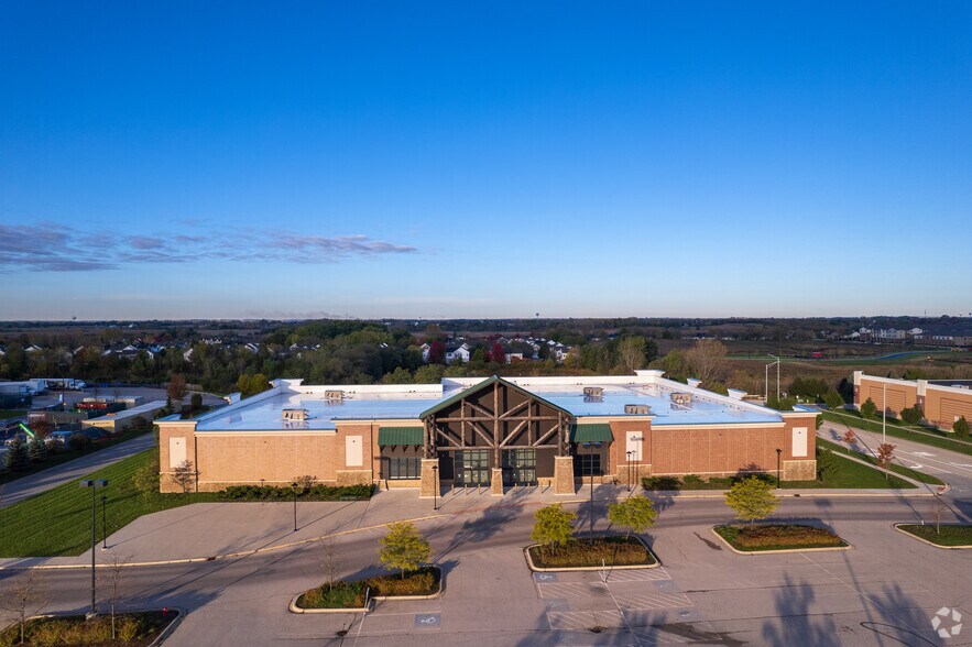 More Photos Of 1400 S Randall Rd, Algonquin Freestanding For Lease