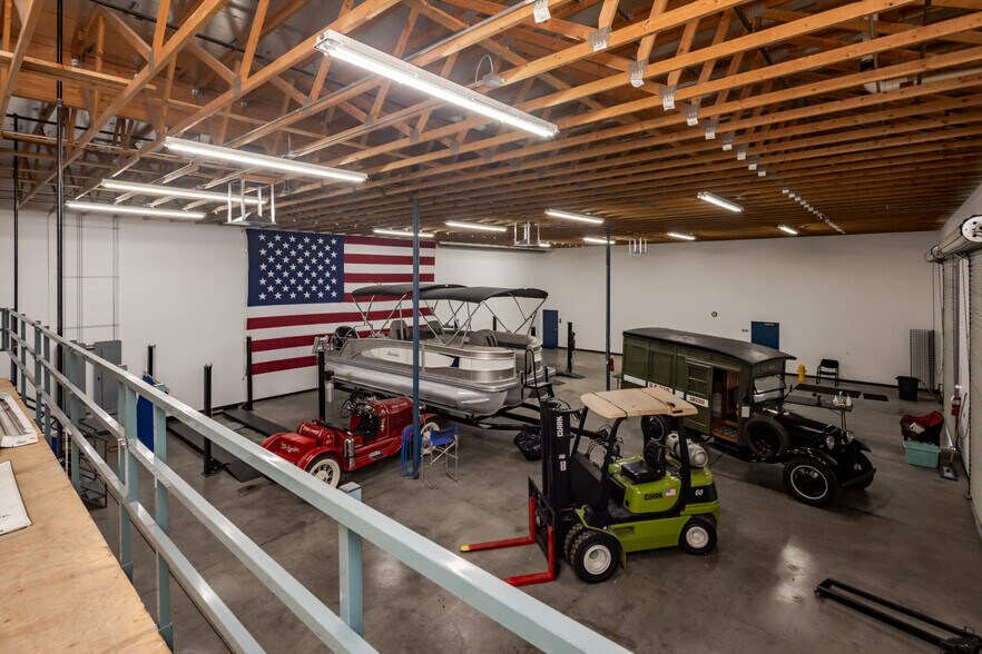 More Photos Of 921 Lake Havasu Ave N, Lake Havasu City Warehouse For Sale