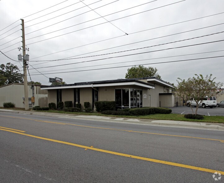 More Photos Of 1700 S Division Ave, Orlando Industrial For Sale