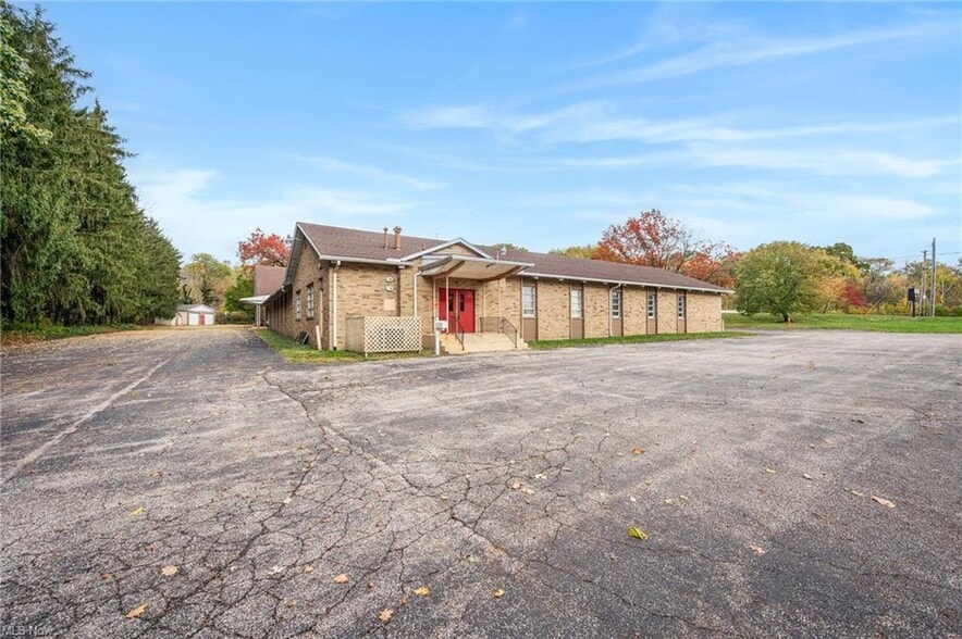 More Photos Of 1900 East Ave, Akron Religious Facility For Sale