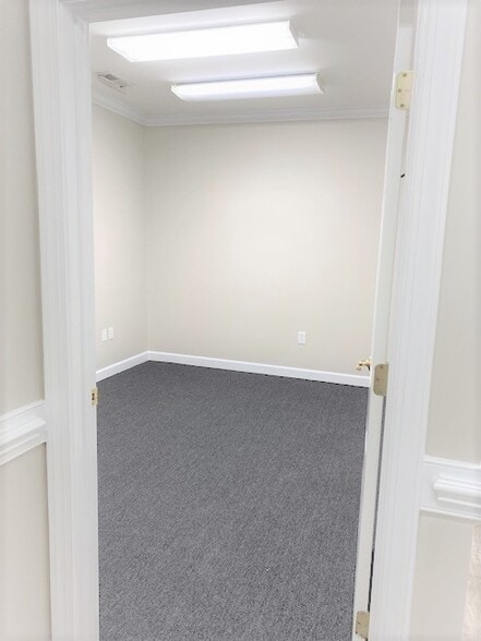 More Photos Of 8404 Six Forks Rd, Raleigh Office For Lease