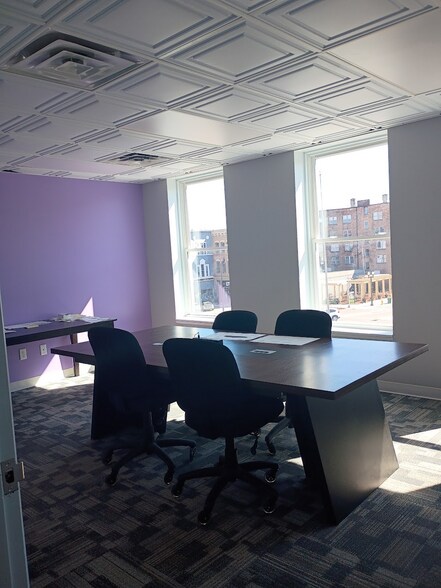 More Photos Of 40 Monument Sq, Urbana Storefront Retail Office For Lease