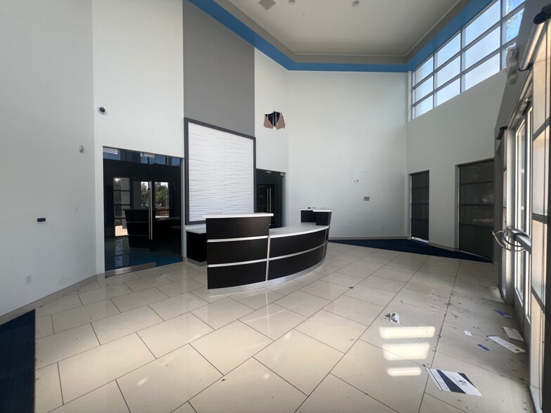 More Photos Of 5555 Ontario Mills Pky, Ontario Warehouse For Sale