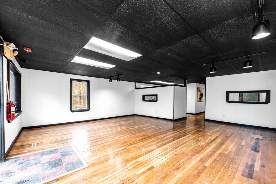 More Photos Of 120 Danielson Pike, Foster Freestanding For Sale