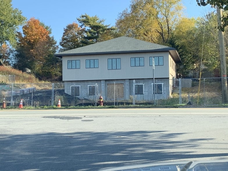 More Photos Of 466 E Main St, Middletown Medical For Lease