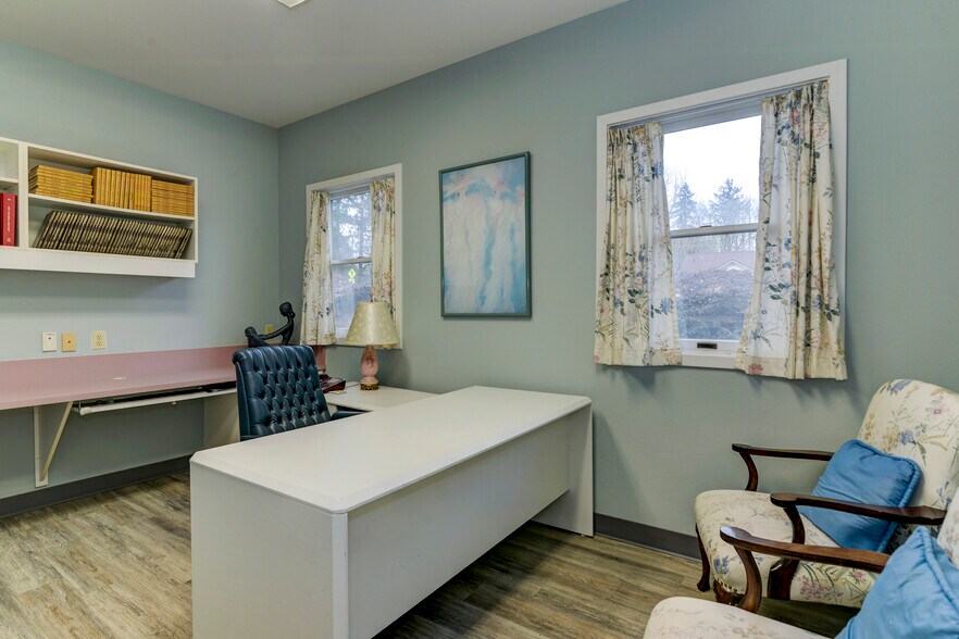 More Photos Of 403 Black Hills Ln SW, Olympia Medical For Sale