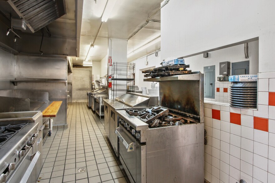 More Photos Of 13526 Central Ave, Chino Restaurant For Sale