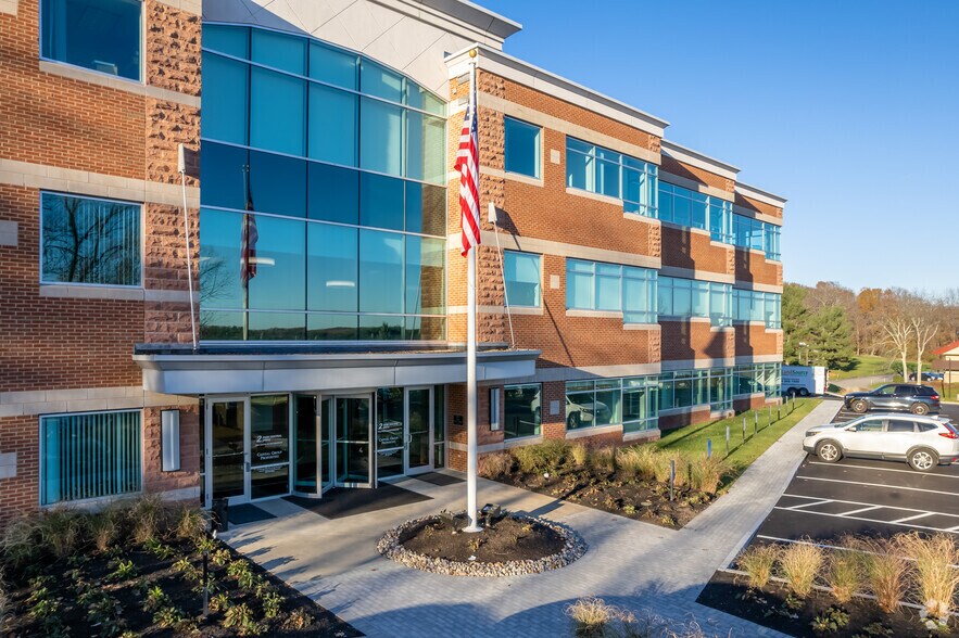 More Photos Of 2 Park Central Dr, Southborough Medical For Lease