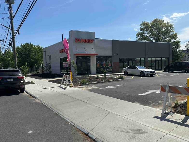 Primary Photo Of 7316 Amboy Rd, Staten Island General Retail For Lease