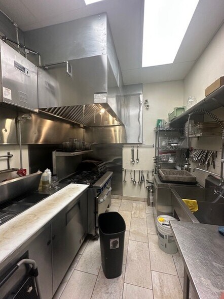 More Photos Of 1998-2006 Phelan Rd W, Ottawa Hotel For Lease