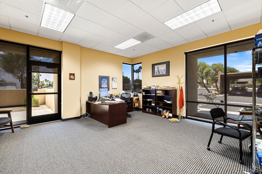 More Photos Of 550 S Paseo Dorotea, Palm Springs Medical For Sale