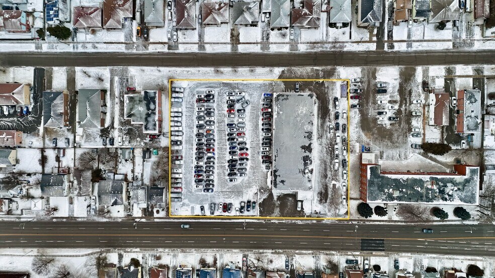 More Photos Of 188 Park Rd S, Oshawa Service For Sale