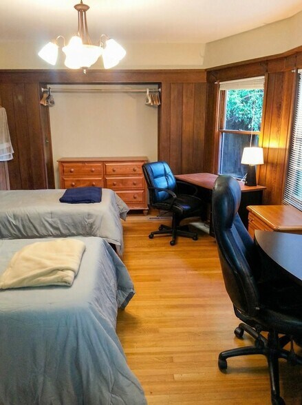 More Photos Of 2633 Regent St, Berkeley Dormitory For Sale