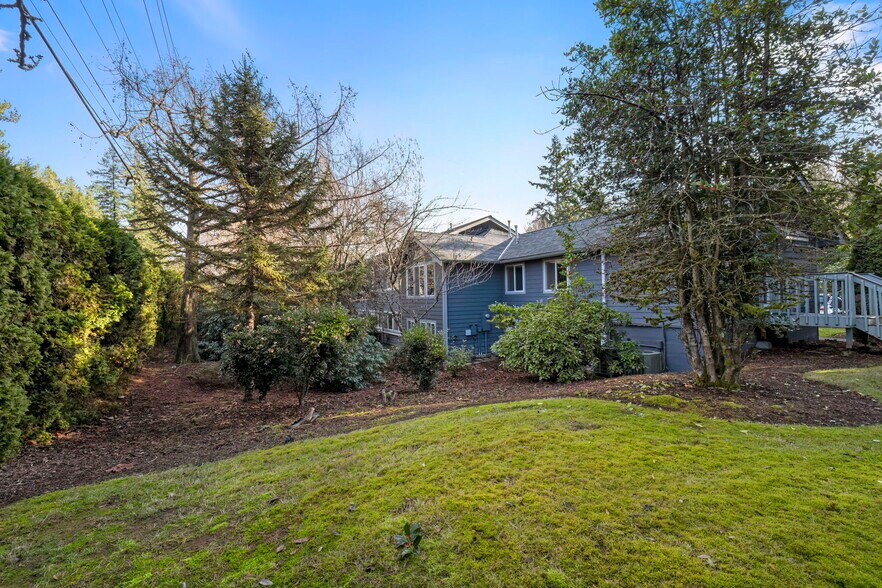 More Photos Of 104 Tremont Ave, Port Orchard Medical For Sale