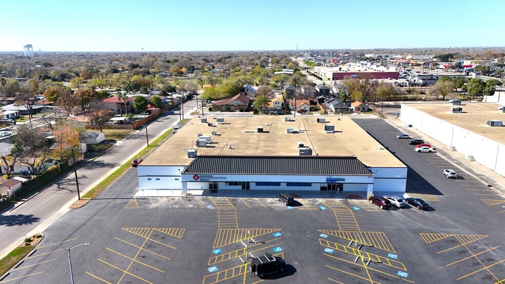 Primary Photo Of 6723 S Flores St, San Antonio Freestanding For Sale