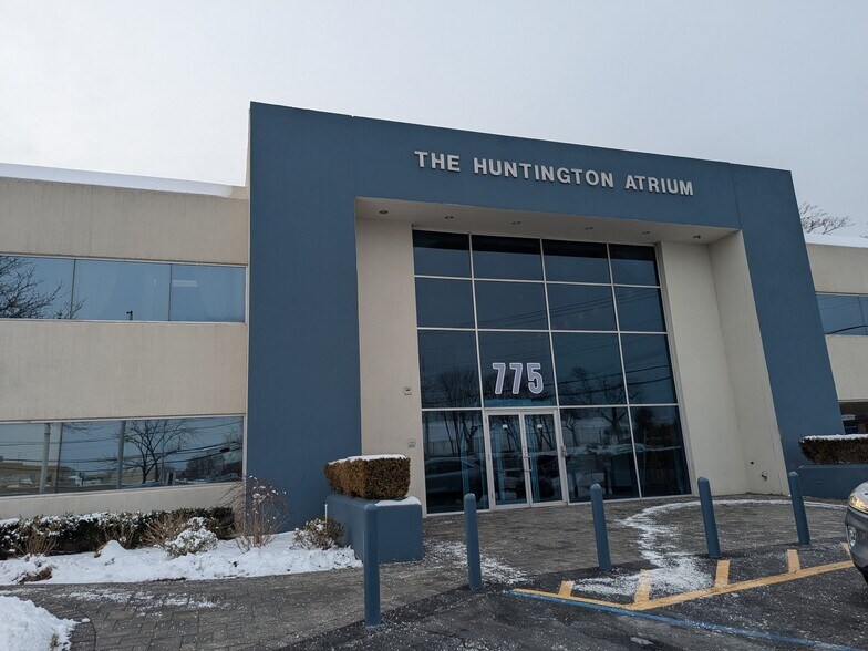 More Photos Of 775 Park Ave, Huntington Medical For Lease