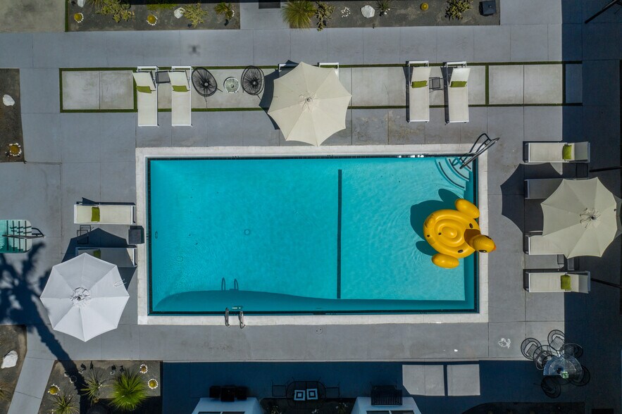 More Photos Of 350 S Belardo Rd, Palm Springs Hotel For Sale