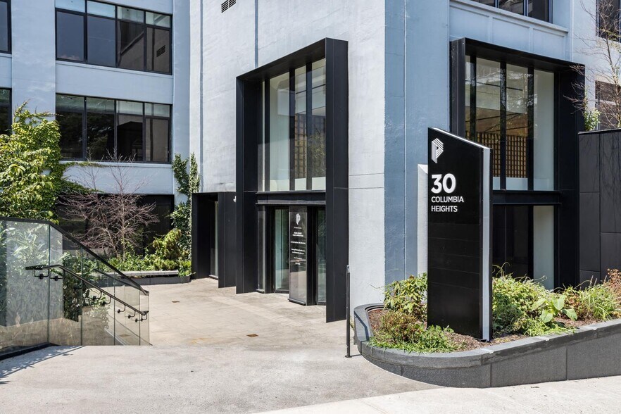 More Photos Of 25 Columbia Hts, Brooklyn Office For Lease
