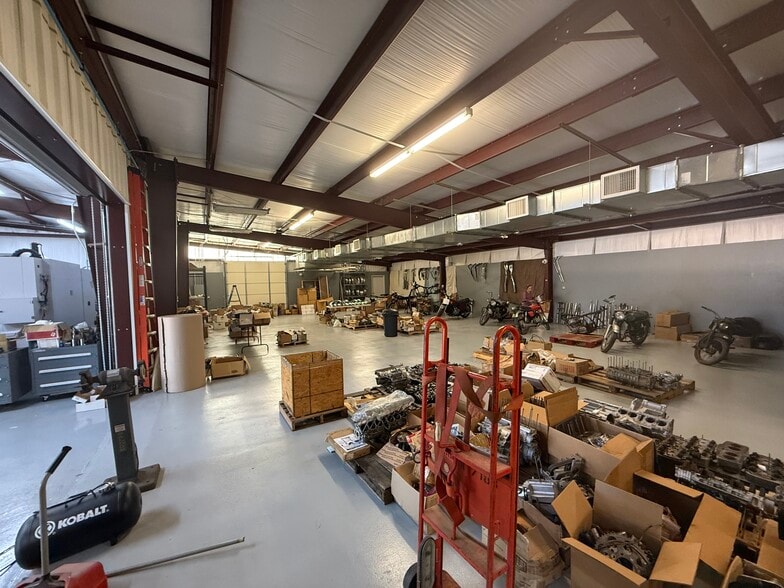 More Photos Of 1454 Oday Rd, Pearland Light Manufacturing For Sale