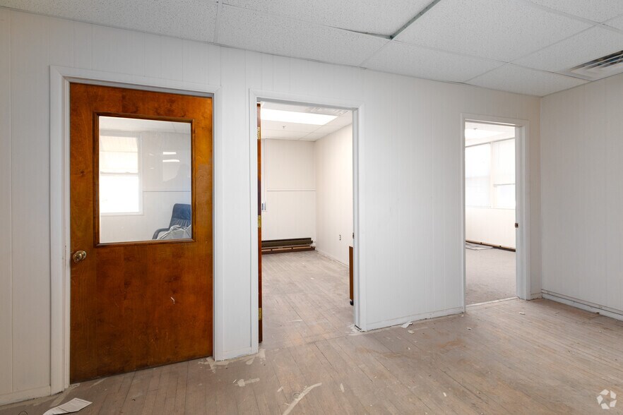More Photos Of 3 Cass St, Keyport Warehouse For Lease