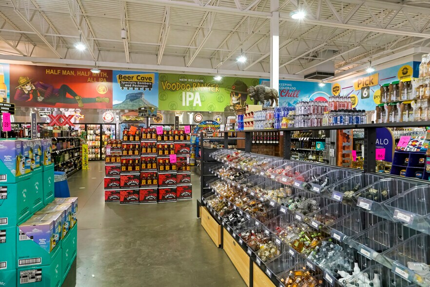 More Photos Of 675 Genoa Way, Castle Rock Freestanding For Sale