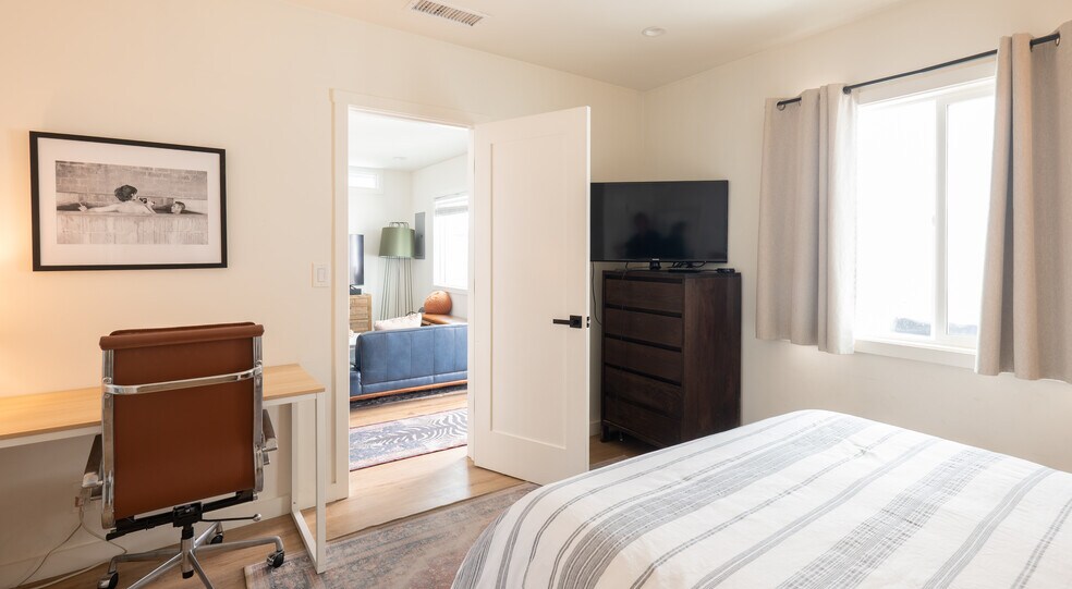 More Photos Of 4852 S Centinela Ave, Los Angeles Multifamily For Sale