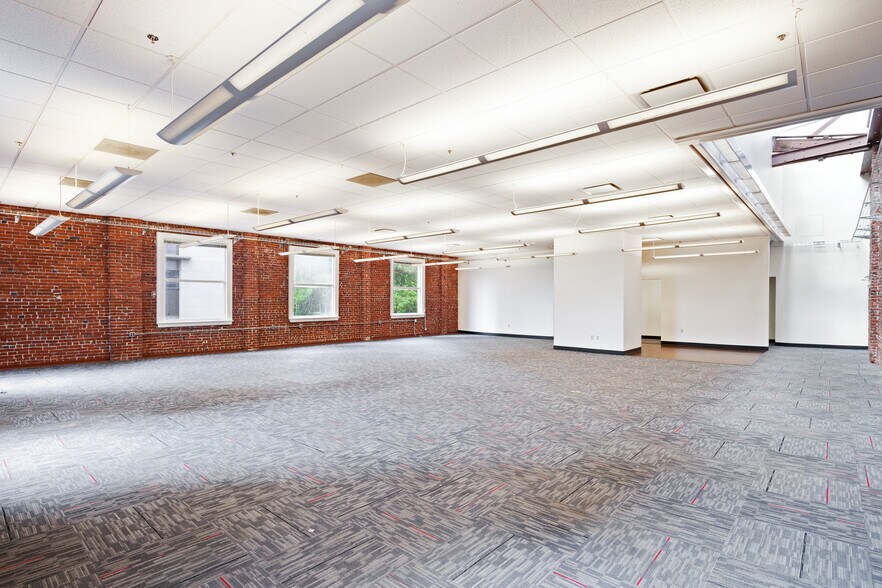 More Photos Of 920 SW 3rd Ave, Portland Office For Lease