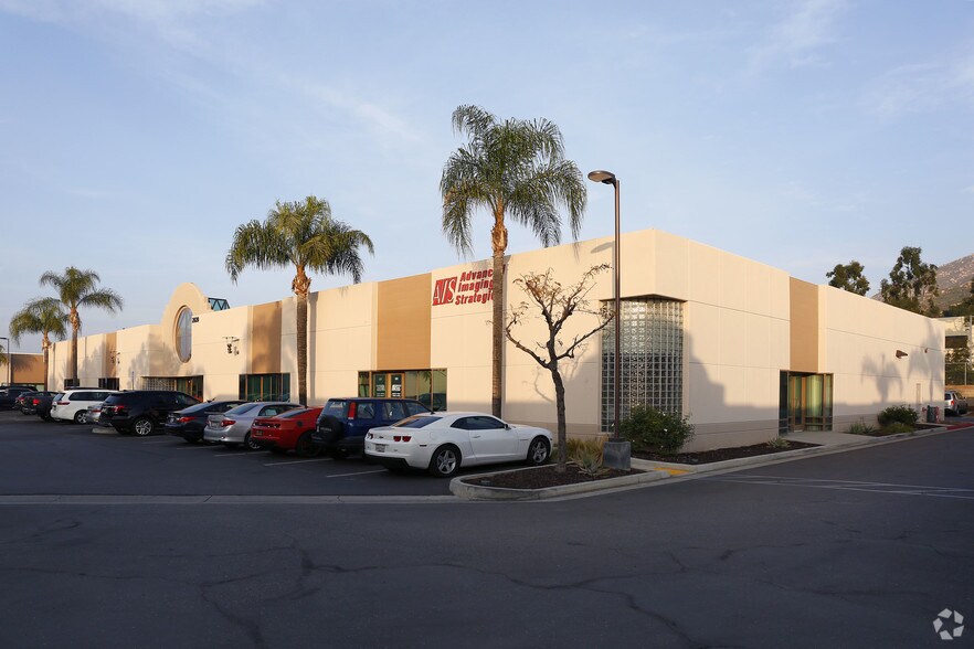 More Photos Of 2020 Iowa Ave, Riverside Office For Lease