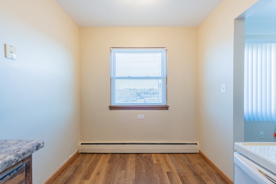 More Photos Of 458 English St, Saint Paul Apartments For Sale