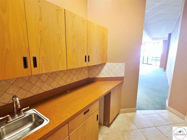 More Photos Of 770 Winchester Dr, Sedalia General Retail For Sale