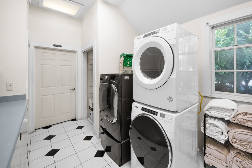 More Photos Of 2476 Main St, Cambria Hospitality For Sale