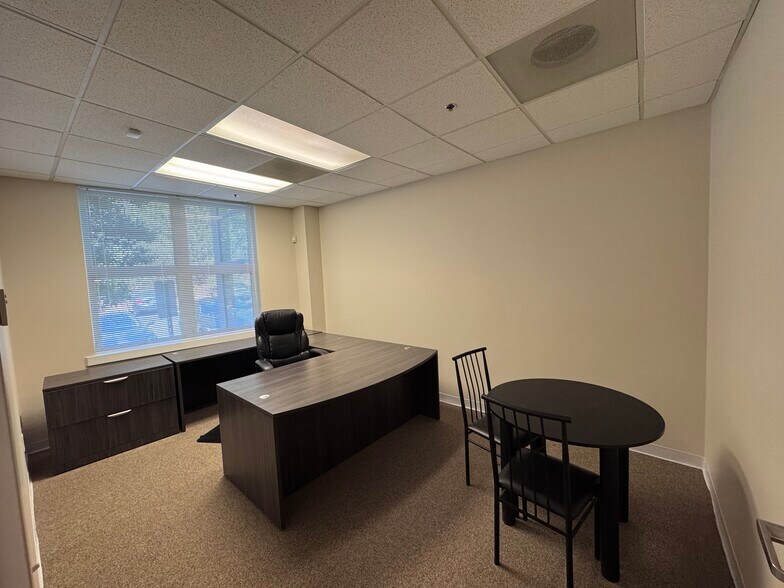 More Photos Of 141 Providence Rd, Chapel Hill Office Residential For Lease