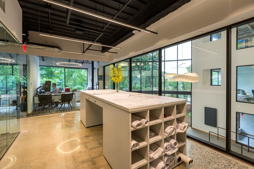 More Photos Of 320 Boston Post Rd, Darien Unknown For Lease