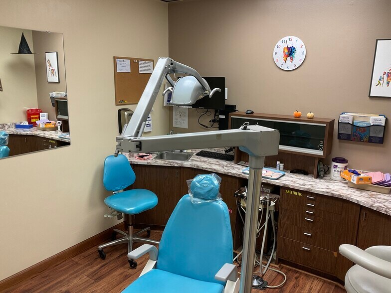 More Photos Of 1650 45th St, Munster Office For Sale