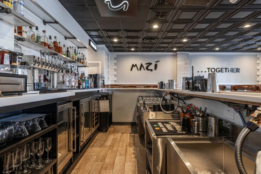 More Photos Of 7588 N Broadway, Red Hook Specialty For Sale