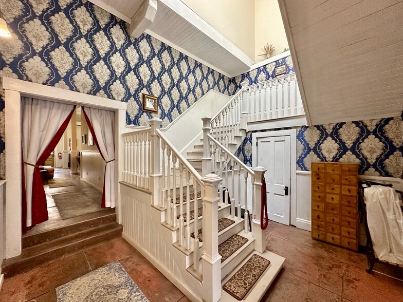 More Photos Of 163 Park Ave, Clifton Hotel For Sale