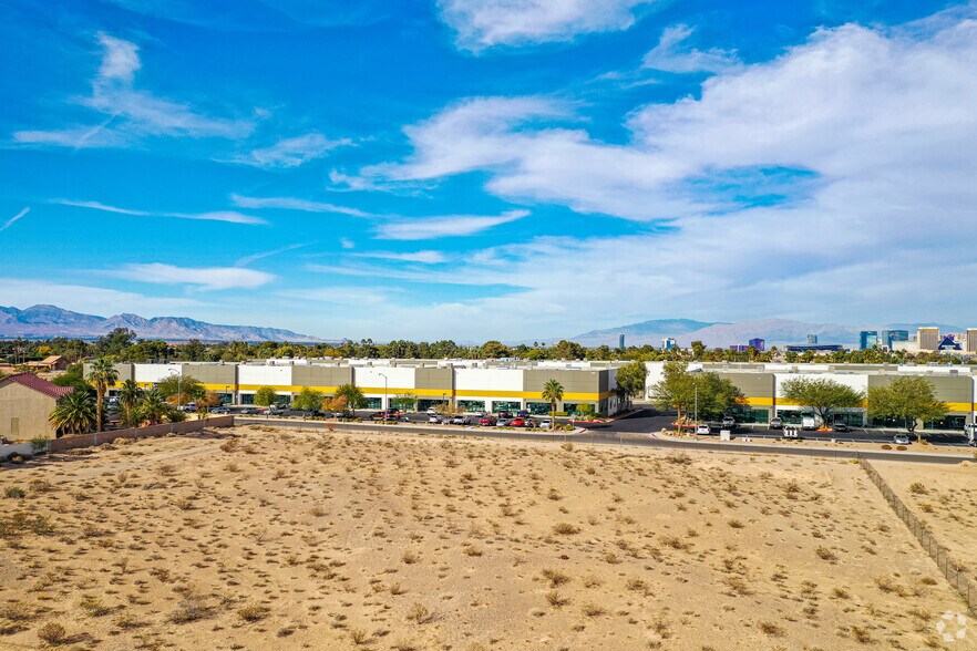 More Photos Of 7465 Dean Martin Dr, Las Vegas Warehouse For Lease