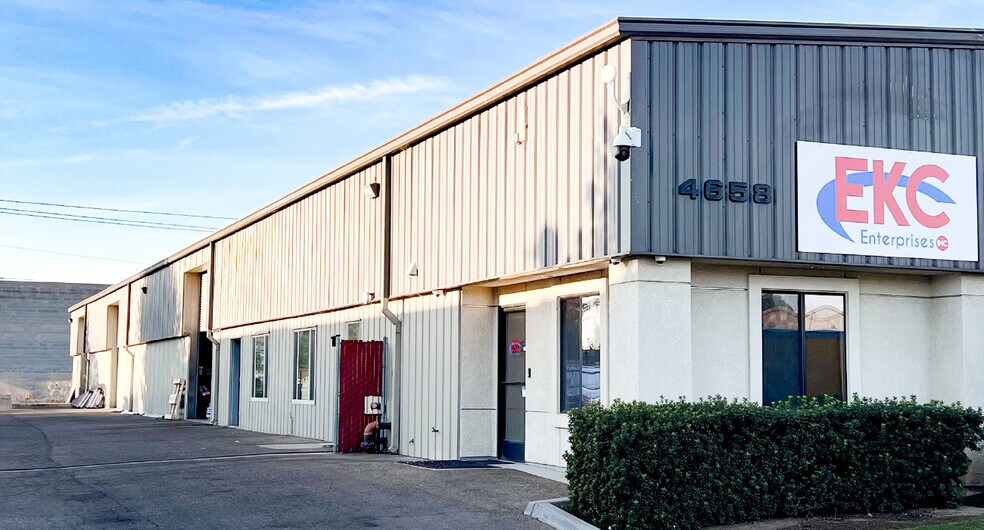 More Photos Of 4658 E Weathermaker Ave, Fresno Warehouse For Lease
