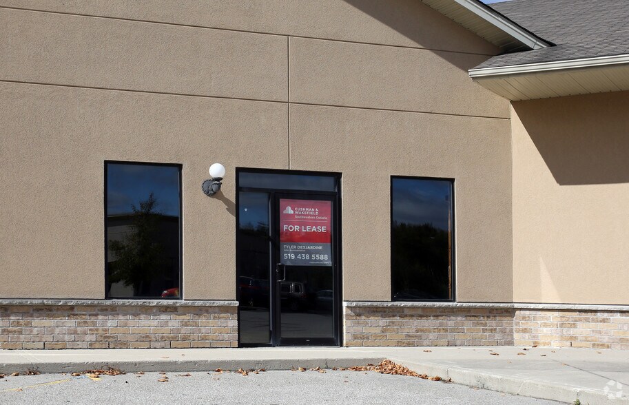 More Photos Of 1828 Blue Heron Dr, London Service For Lease