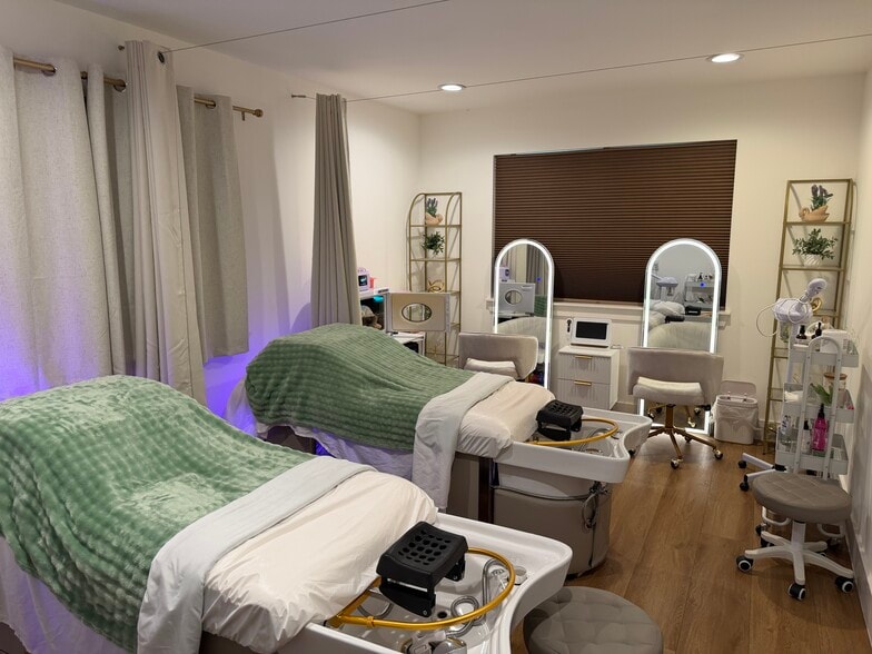 More Photos Of 8301 Shoal Creek Blvd, Austin Medical For Sale