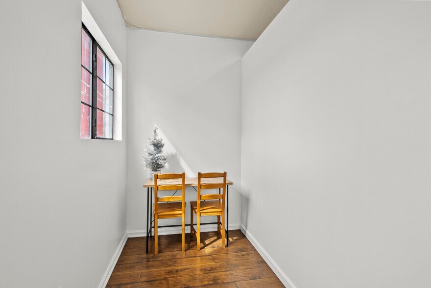 More Photos Of 5335 Santa Monica Blvd, Los Angeles Storefront Retail Residential For Lease