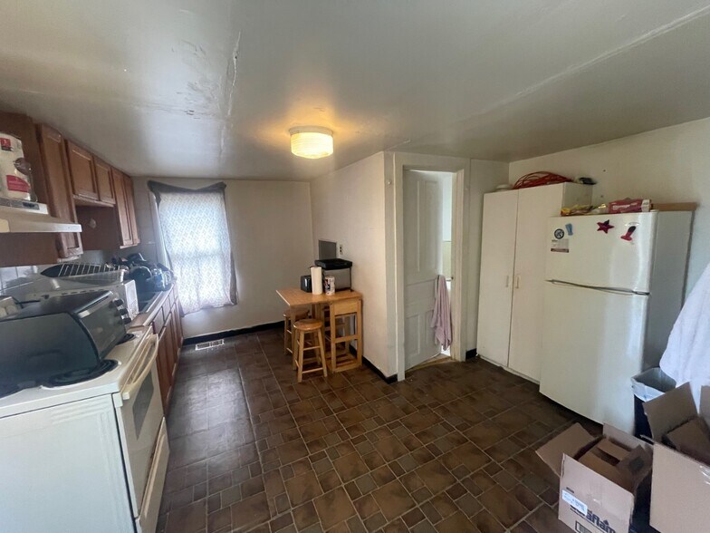 More Photos Of 5 N Eagle St, New Buffalo Apartments For Sale