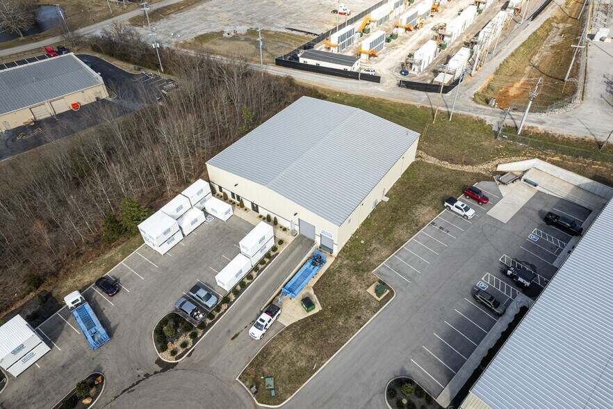 More Photos Of 499 Center Cross Ln, Lenoir City Warehouse For Lease