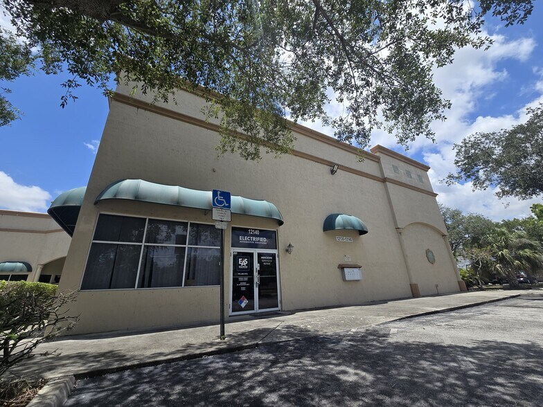 Primary Photo Of 12140 Wiles Rd, Coral Springs Light Manufacturing For Sale