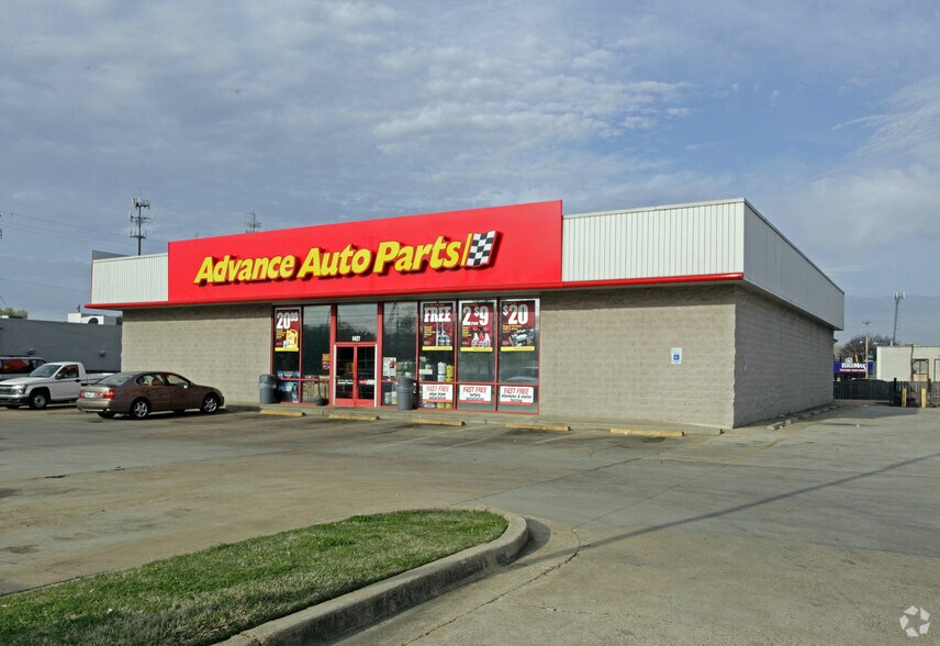 More Photos Of 1427 Airways Blvd, Memphis Freestanding For Lease