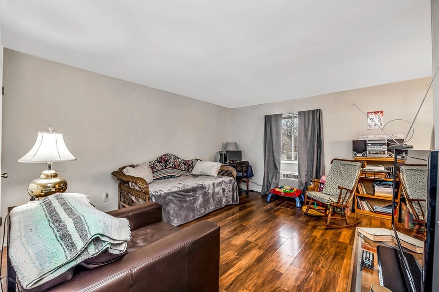 More Photos Of 1124 Case Ct, Miamisburg Apartments For Sale