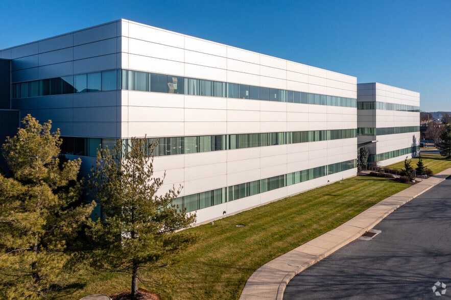 More Photos Of 3001 Emrick Blvd, Bethlehem Office For Lease