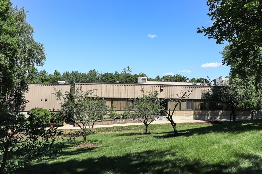 More Photos Of 1 Bouchard St, Manchester Manufacturing For Lease