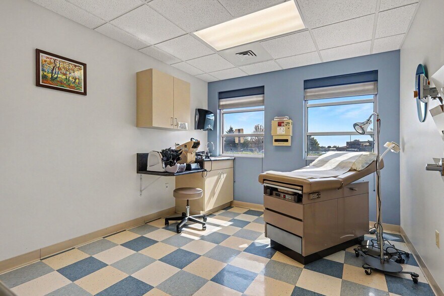 More Photos Of 2801 Leonard Dr, Valparaiso Medical For Sale