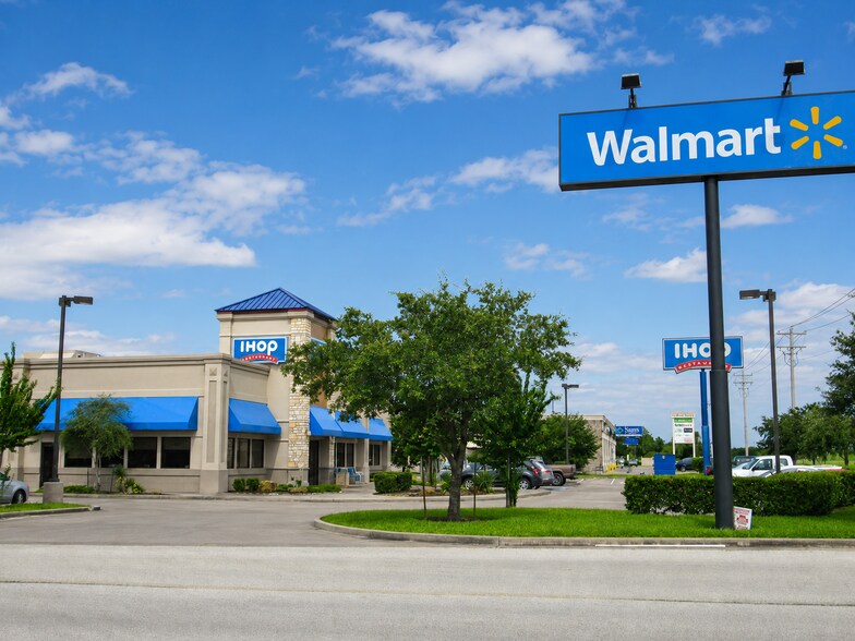 More Photos Of 6402 Gulf Fwy, La Marque Unknown For Lease